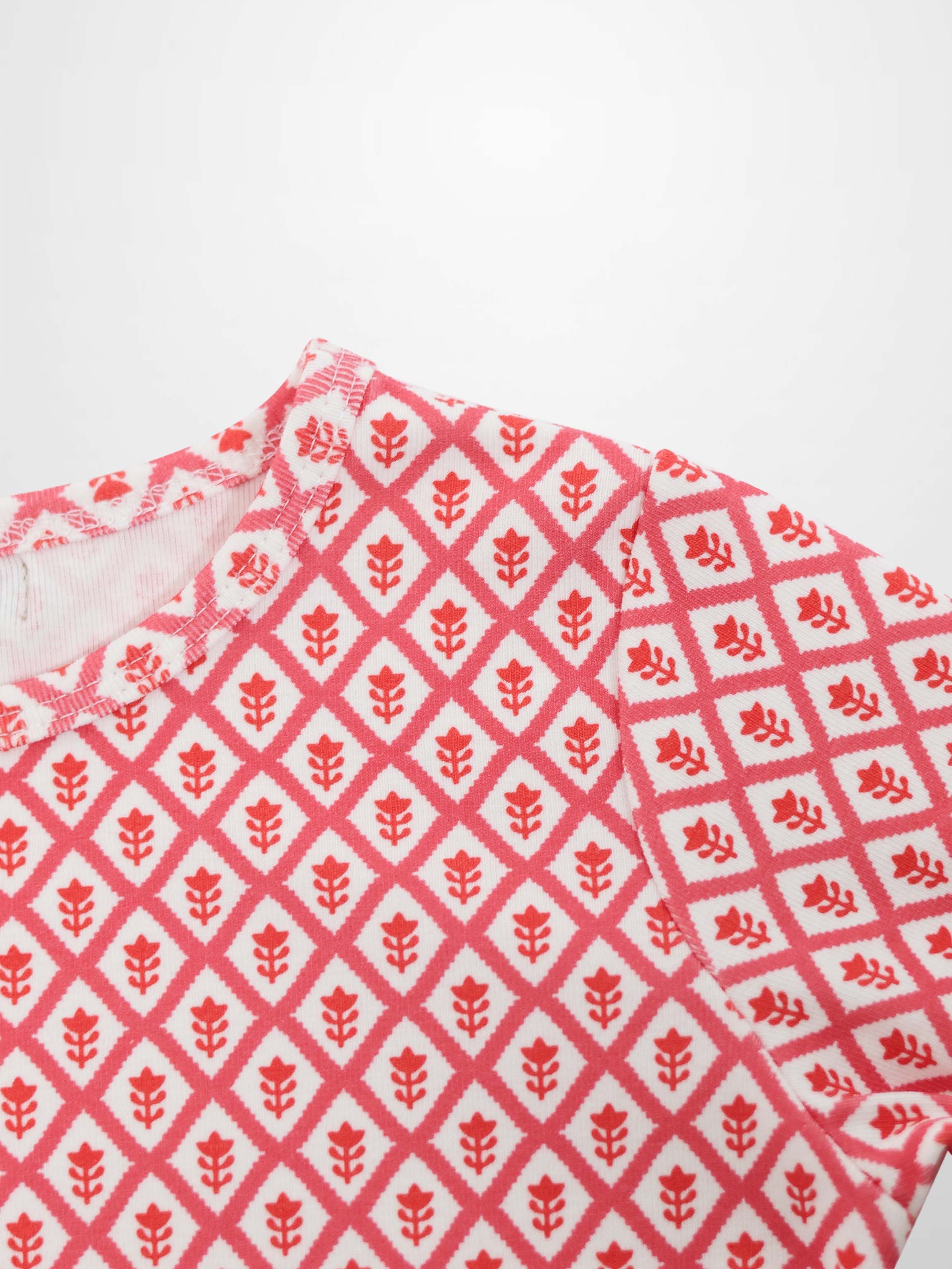 Adee Diamond Flower T-Shirt for girls, pink and white diamond lattice with red leaf motif, 3/4 sleeve
