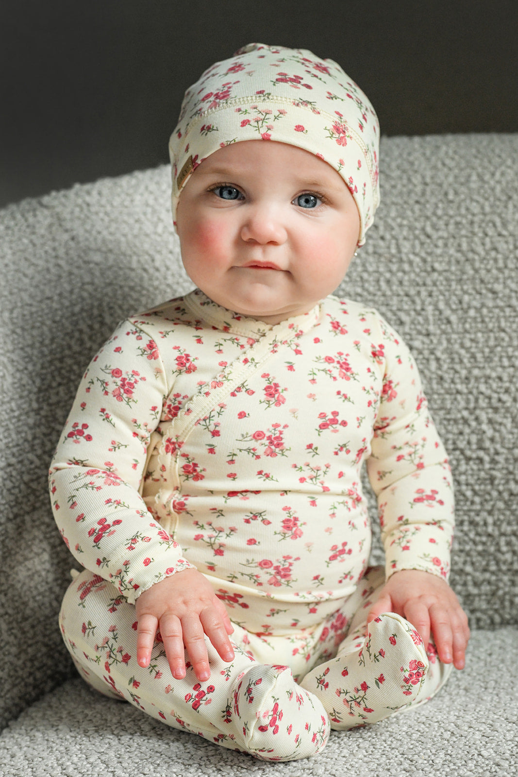 roses girls baby jumpsuit with beanie hat