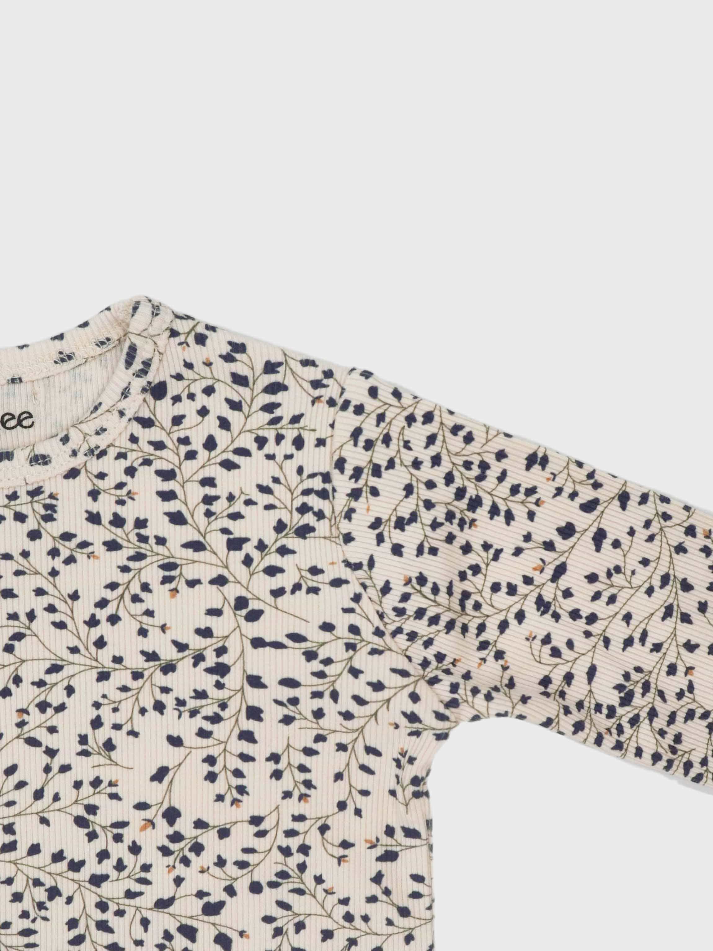 Flowing ivy pajama top design