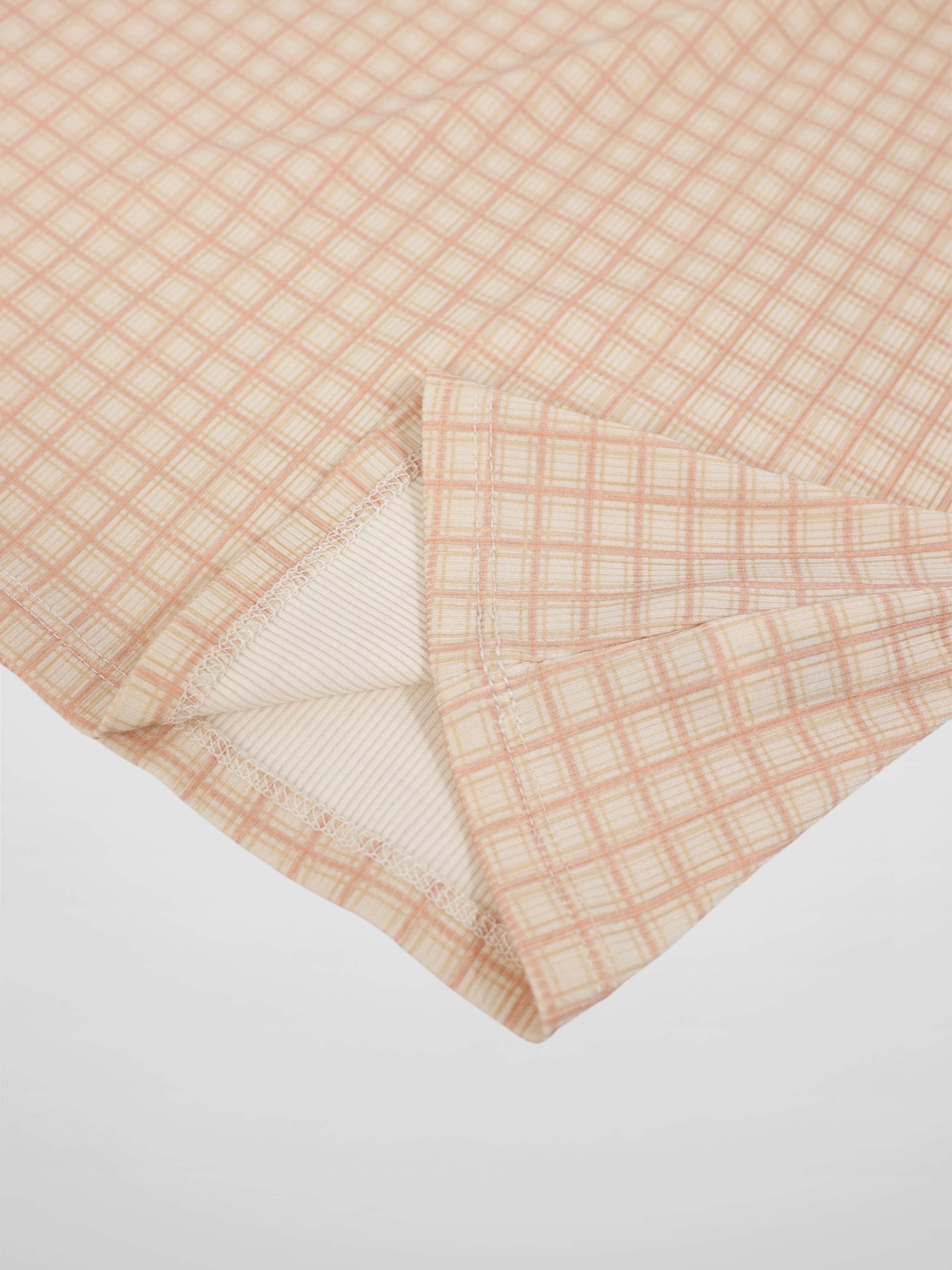 Pink squared nightgown for girls with plaid fabric