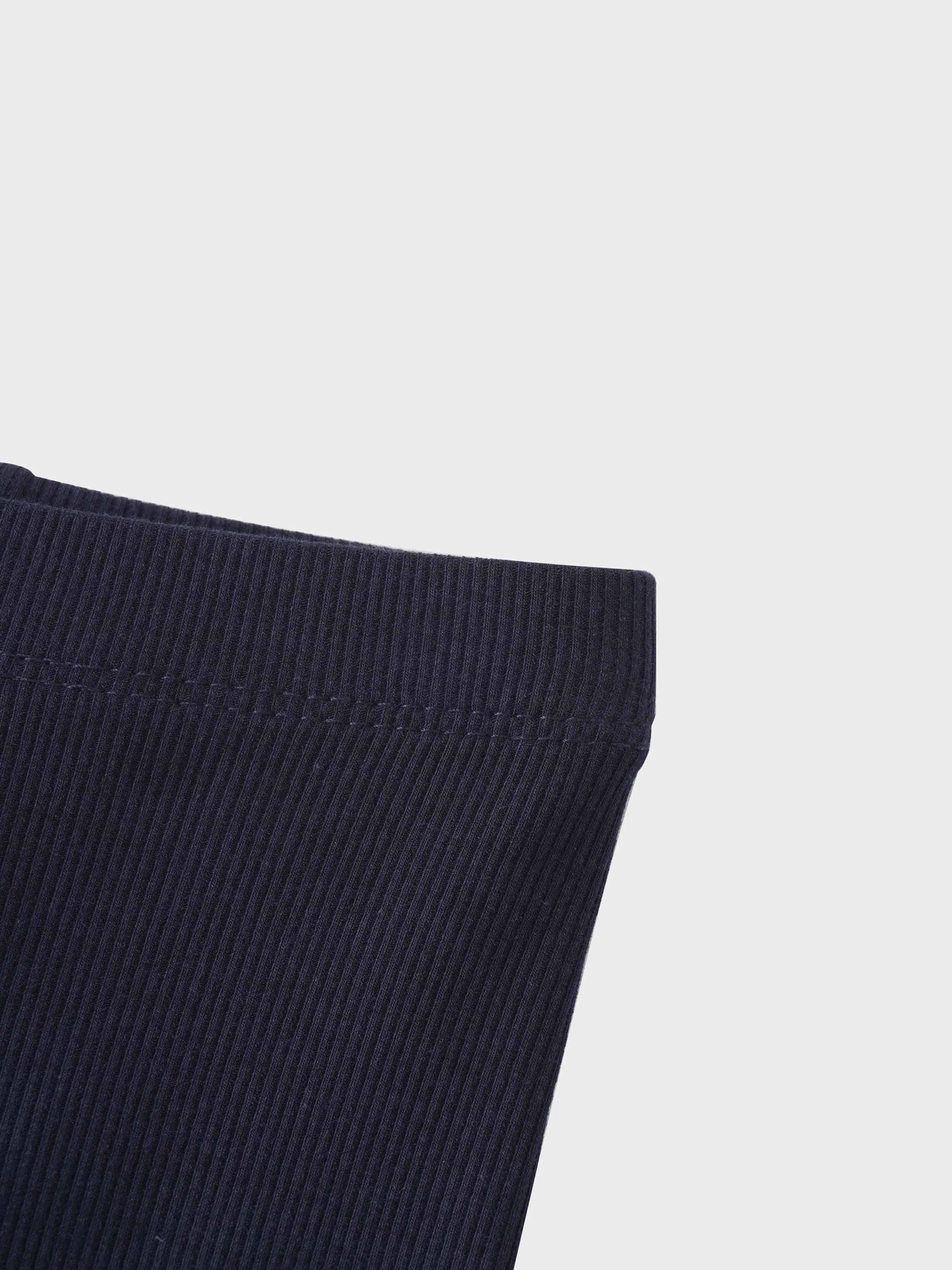 Ribbed navy leggings texture detail