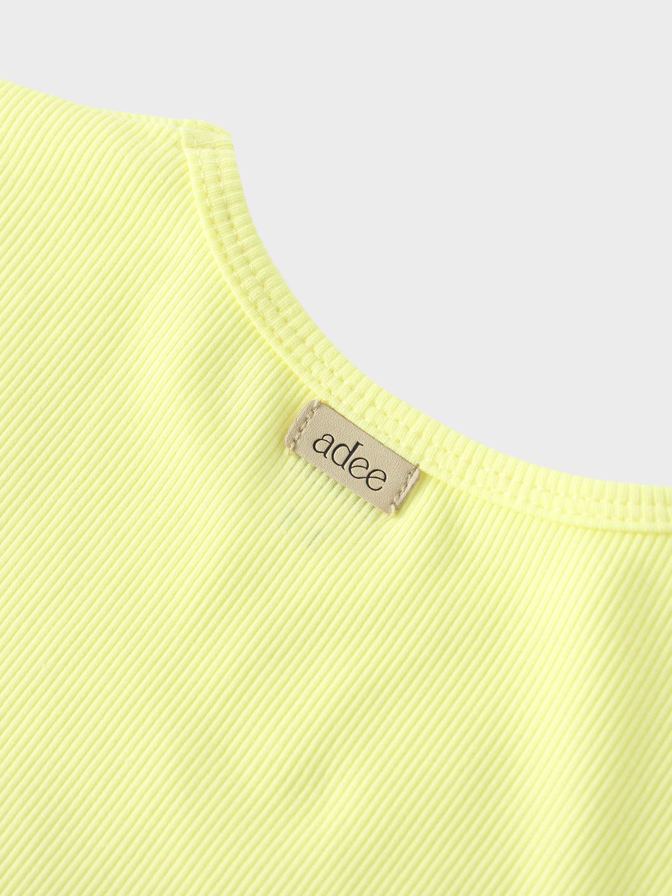 Yellow ribbed shirt collar detail for girls
