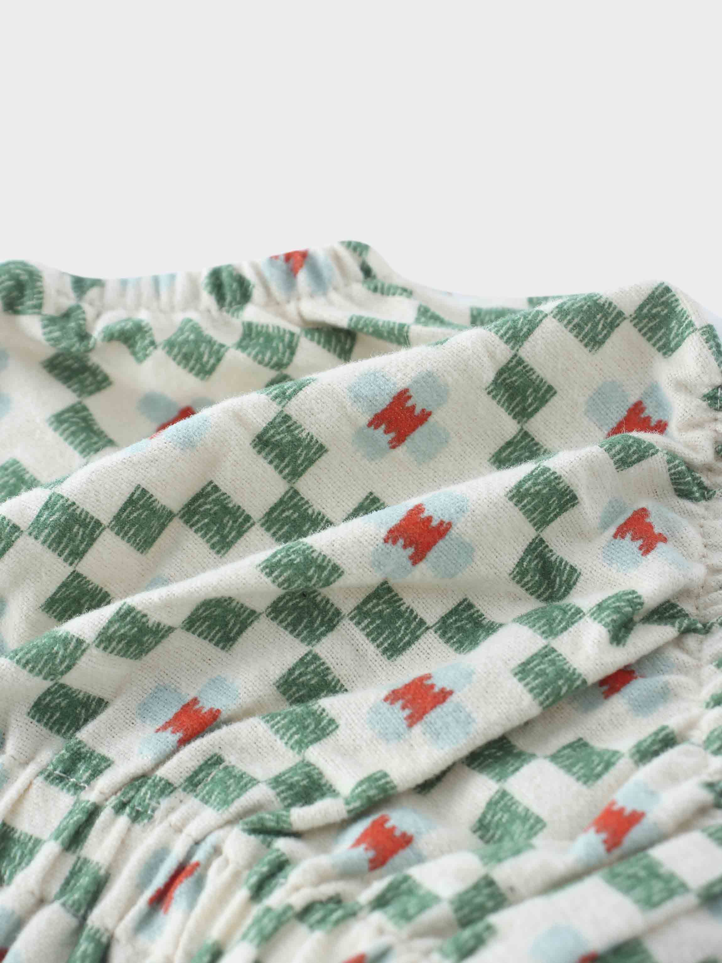 Green diamond tank set close-up