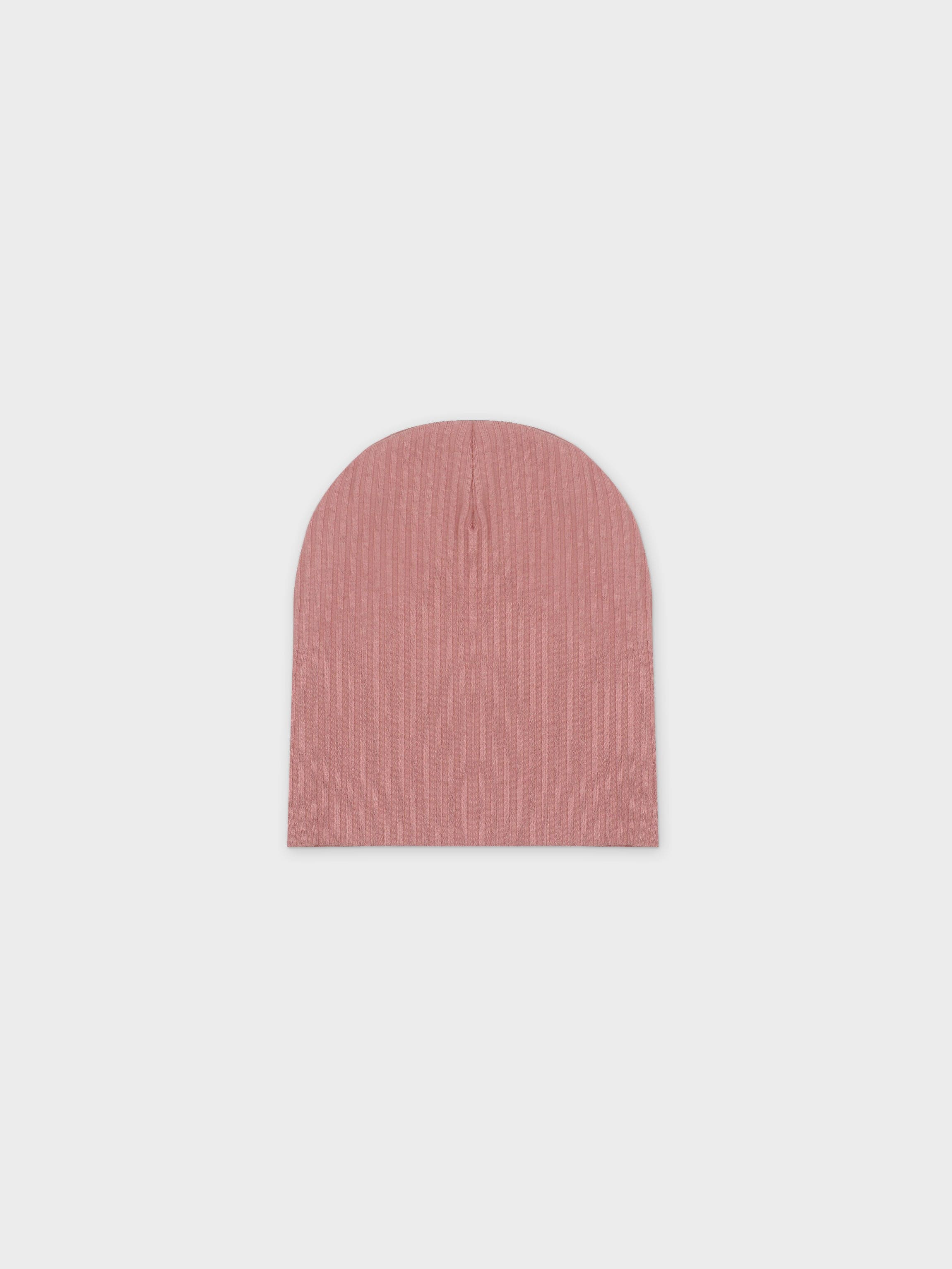 Baby hat in pink ribbed fabric