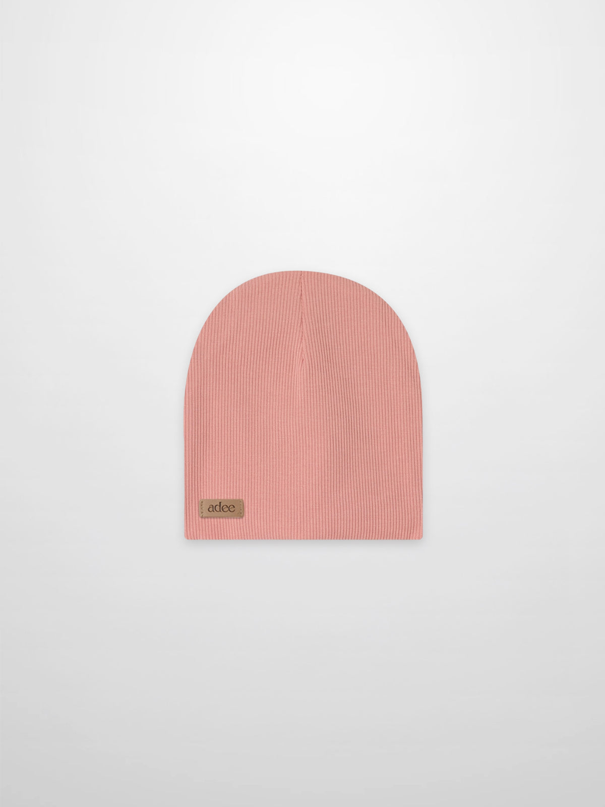 Thin ribbed girls beanie in light pink with Adee patch