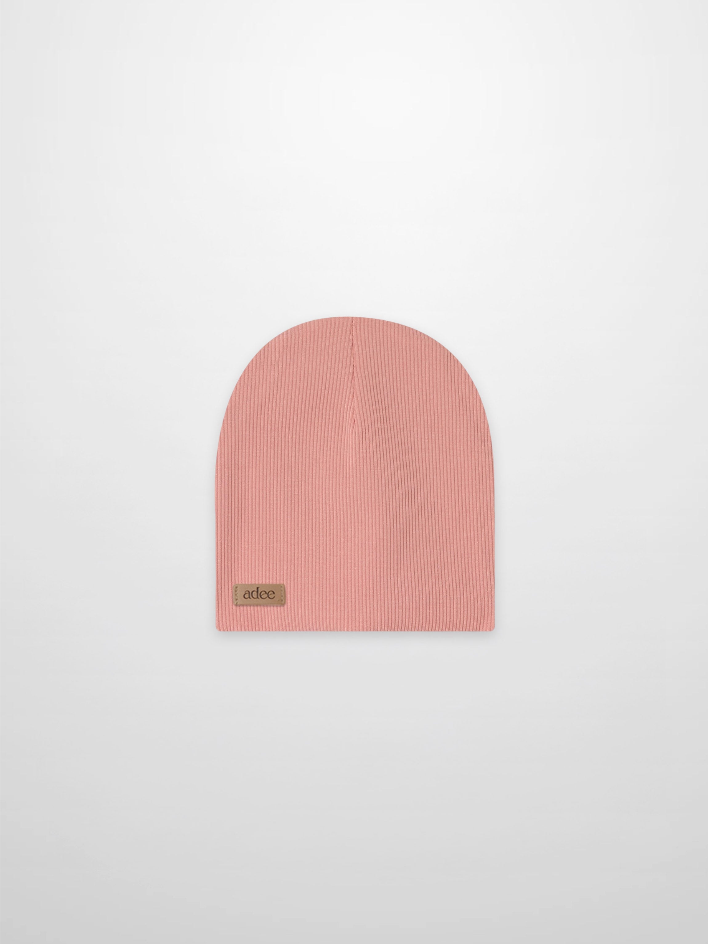 Thin ribbed girls beanie in light pink with Adee patch