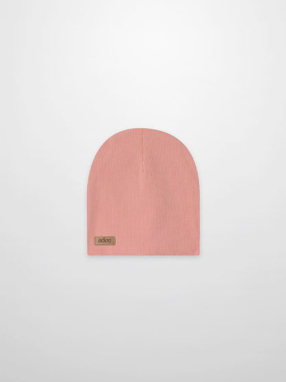 Thin ribbed girls beanie in light pink with Adee patch