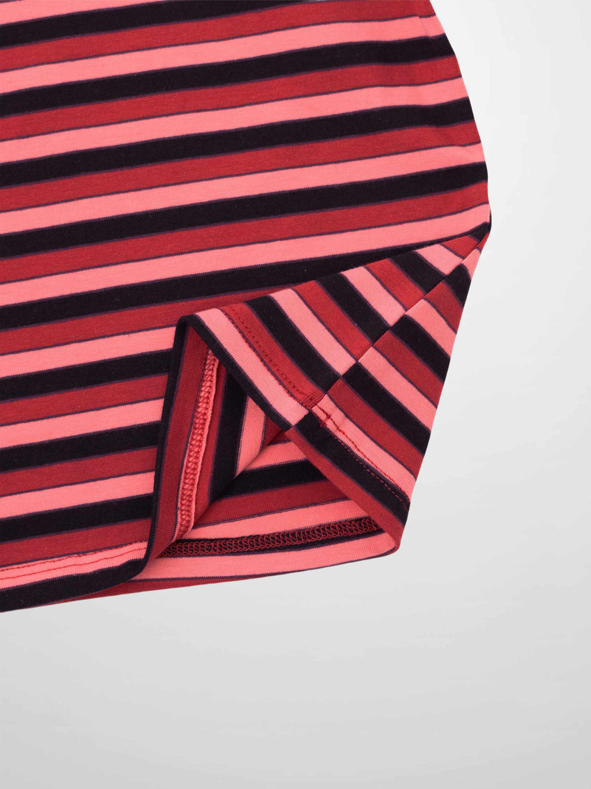 Red striped girls&