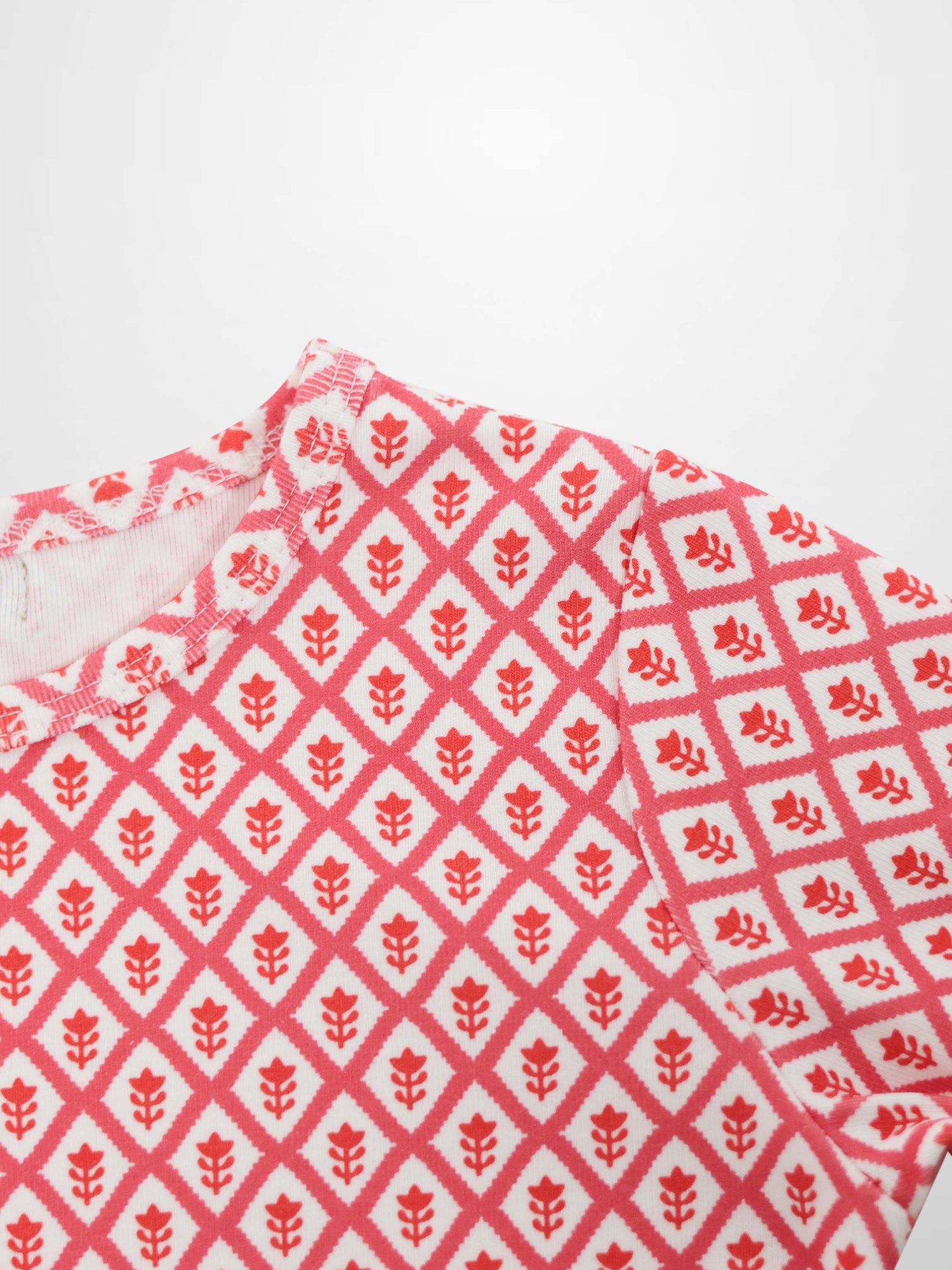 Adee Diamond Flower T-Shirt for girls, pink and white diamond lattice with red leaf motif, 3/4 sleeve