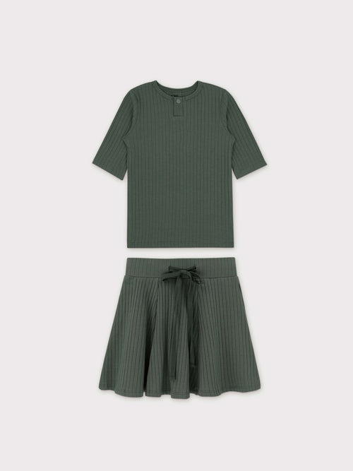 Green ribbed knit two-piece: snap Henley top with 3/4 sleeves and matching drawstring skirt.