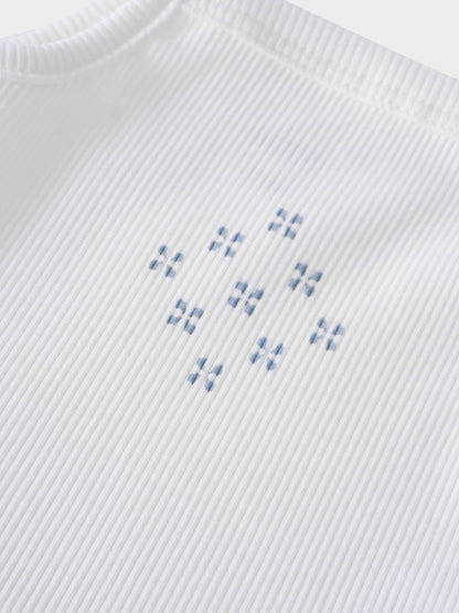 Light blue diamond pattern detail