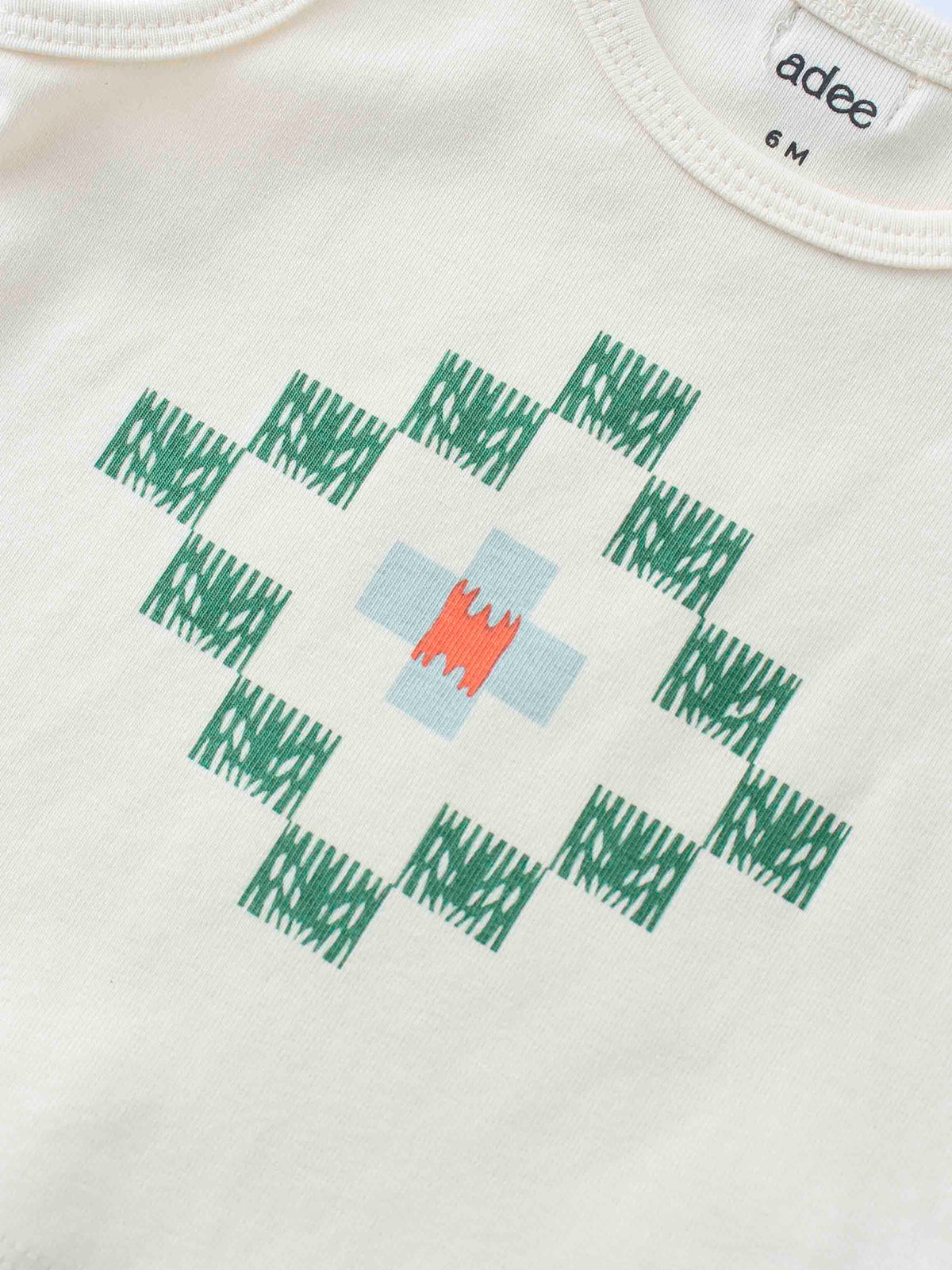 Green diamond pattern on tank top