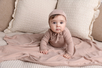 Pink Scalloped Stretchy Girls Stretchies by Adee in dusty pink