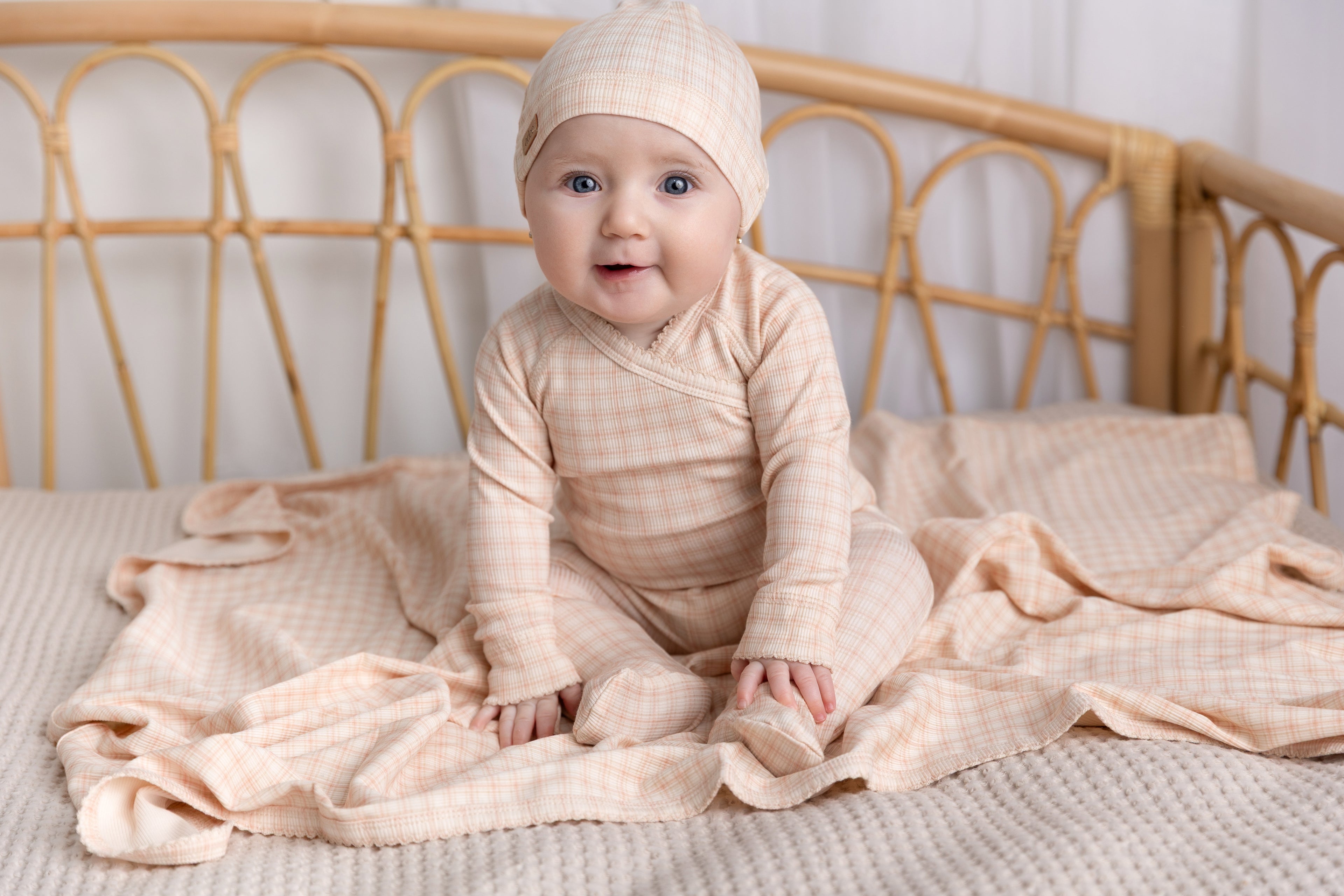 Oatmeal Grid Stretchy - Pink